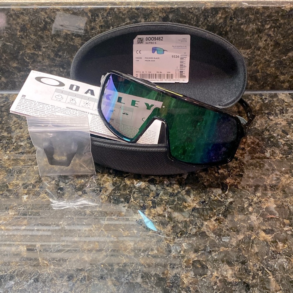 NWT Men’s Oakley Sutro S Prizm Sunglasses-Black Frame-Jade Green Lens